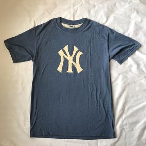 Size M New York Yankees Lee Sport Shirt